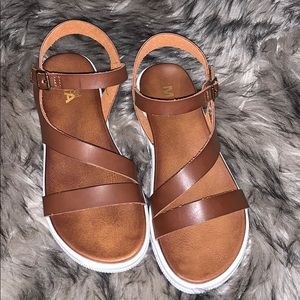 Brown size 2 girls sandals Mia girls